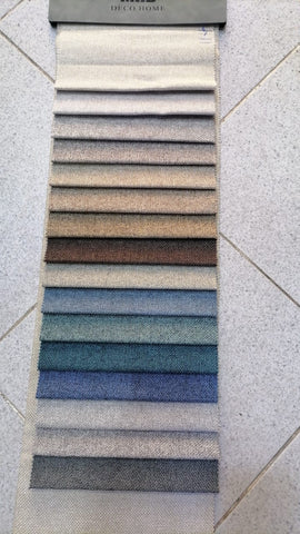 "Chaise Contemporaine en Bois noyer noble: Redéfinissez votre Style avec Élégance"